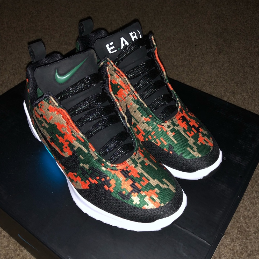 Nike Hyperadapts team orange